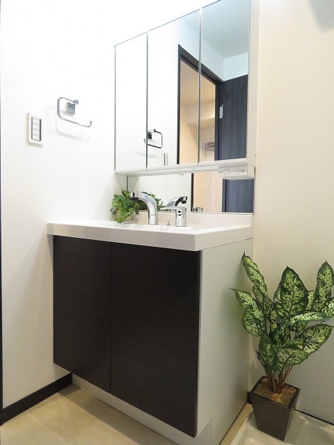 朝日瀬田マンション　洗面化粧台