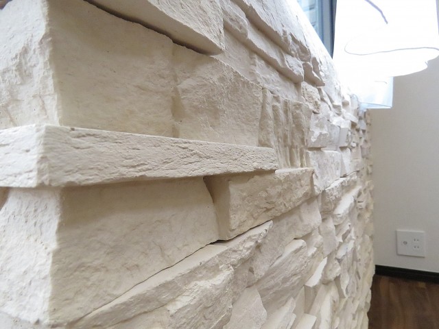 朝日瀬田マンション　リビング壁面