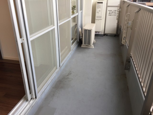 バルコニー バルコニー