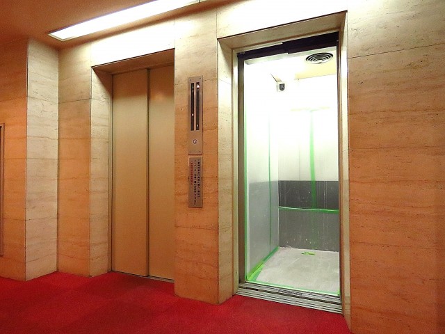 ヴィラ赤坂　エレベーター