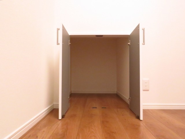 サトミビル　サービスルーム収納