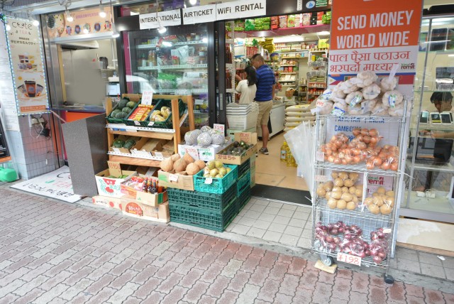 プレジール新宿大久保 駅から