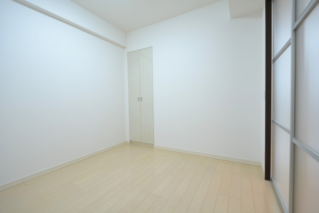 プレジール新宿大久保 洋室2