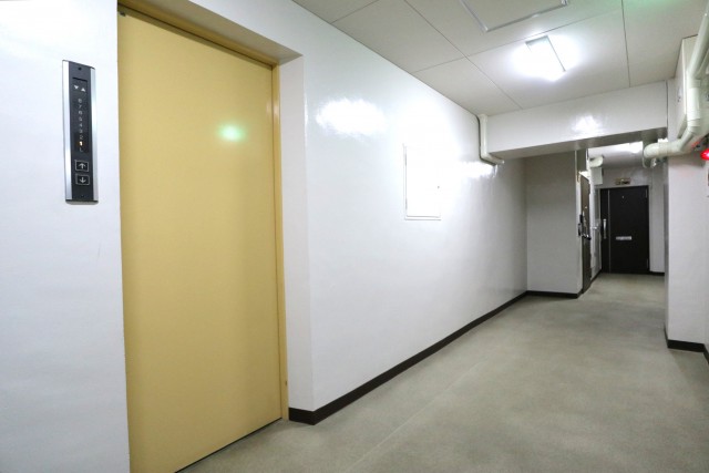 初台ハイホーム 玄関