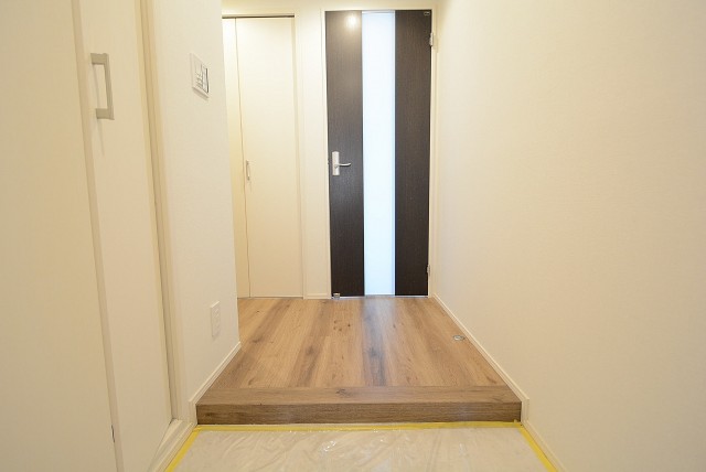 ネオハイツ田町　玄関