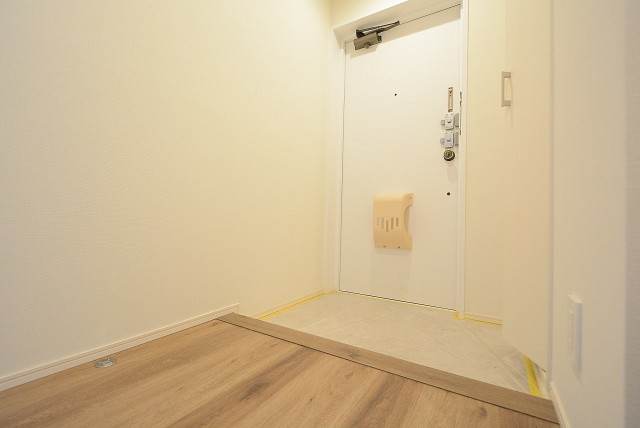 ネオハイツ田町　玄関