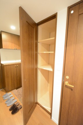 コスモ自由が丘 廊下収納
