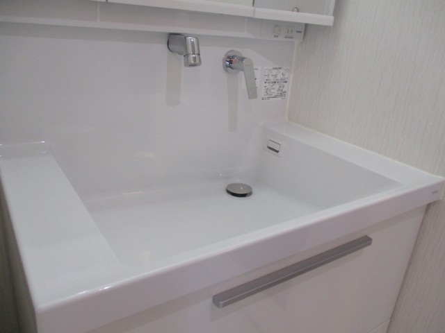 ライオンズプラザ石川台　4洗面所下横