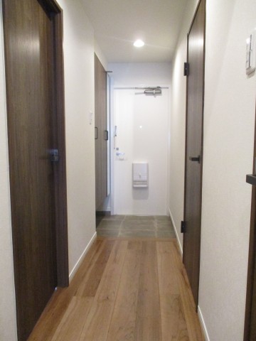 多摩川芙蓉ハイツ　1玄関LDより