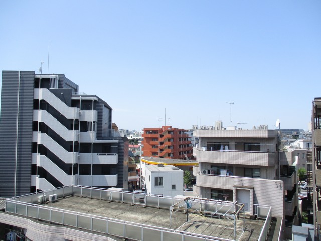 ライオンズプラザ石川台　7洋室からの眺望2