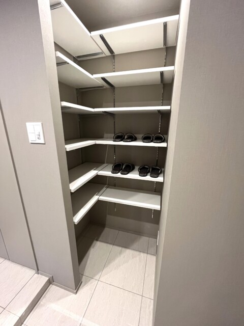 パロス白金 玄関廊下