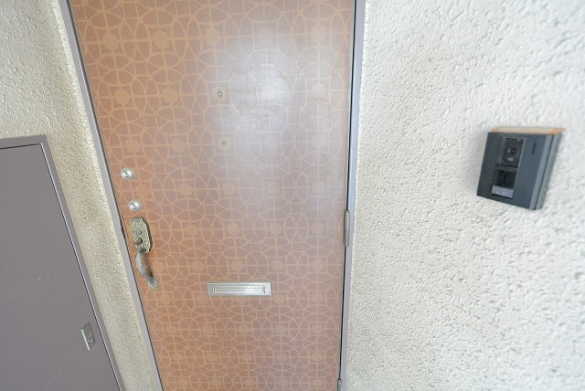 ネオハイツ田町　玄関