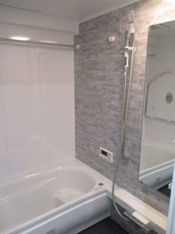 ライオンズプラザ石川台　4浴室縦