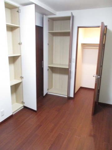 ジェイパーク上池台　５洋室（1）収納オープン