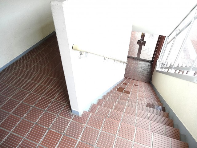ハイムピア南烏山　共用階段