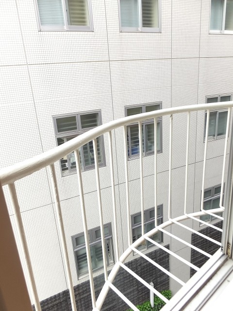 ＮＫ五反田コータース　窓部分