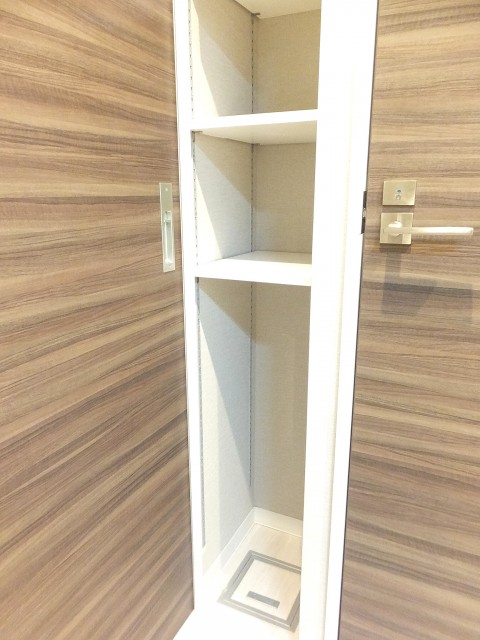 ＮＫ五反田コータース　洗面室収納