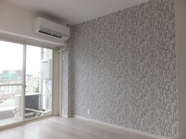 マンション目黒苑　ベットルーム　壁紙　エアコン