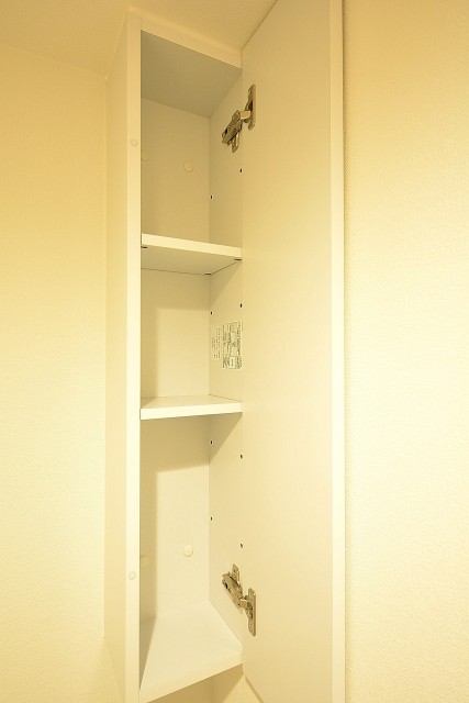 方南町セントラルマンション　トイレ吊戸棚