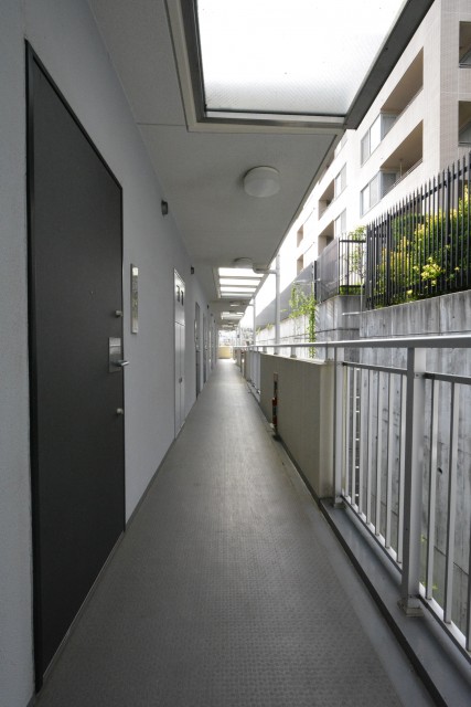 サンクタス四谷・曙橋ルーセントシティ　共用廊下