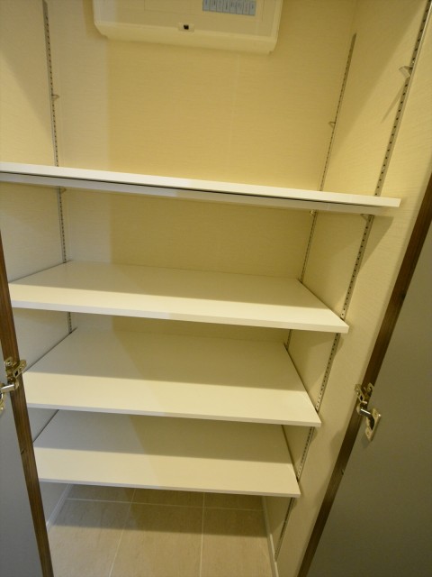 シティコート広尾　リネン庫