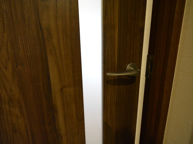 シティコート広尾　LDK扉