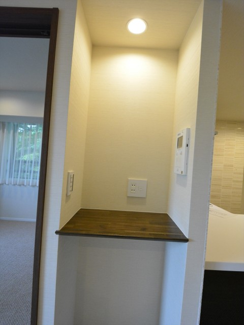 シティコート広尾　電話台