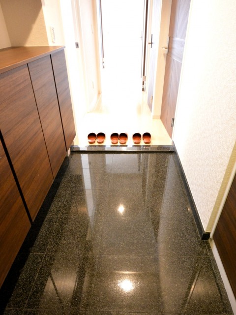 コスモ広尾　玄関ホール