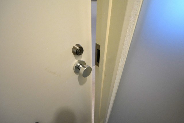 東急ドエルアルス上野毛206 　扉