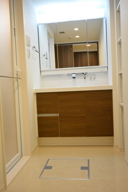 ビラカーサ四谷四丁目　洗面所