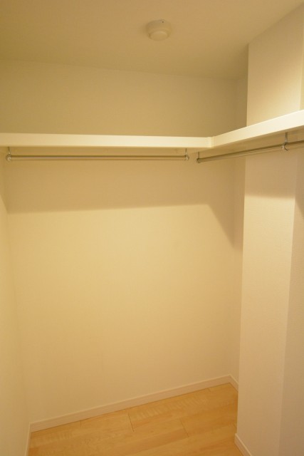 ビラカーサ四谷四丁目　洋室7帖　ウォークインクローゼット