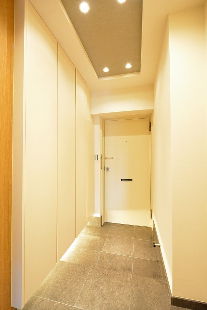 代官山マンション　玄関廊下