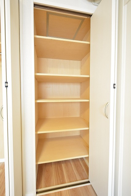 朝日プラザ上北沢　6.0帖洋室収納