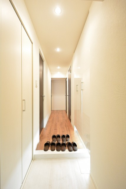 西新宿ハウス　玄関
