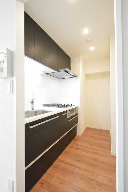 西新宿ハウス　2.4帖のキッチン