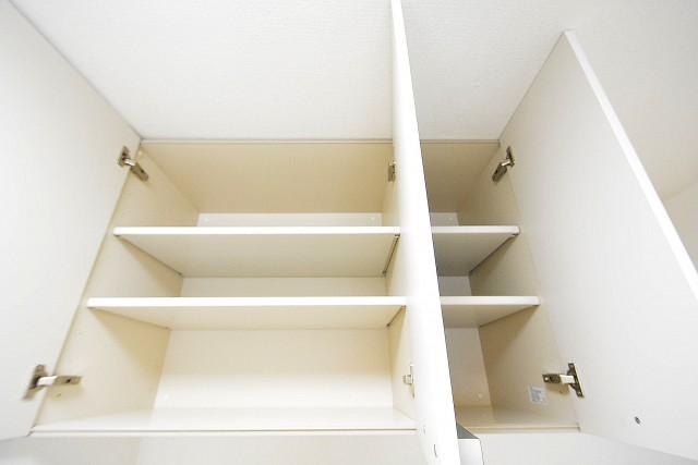 フジマンションウイスタリア　キッチン吊戸棚