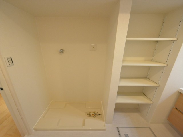 クレッセント目黒Ⅱ　洗濯機置き場