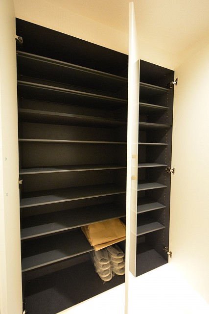 コスモ自由が丘　シューズBOX