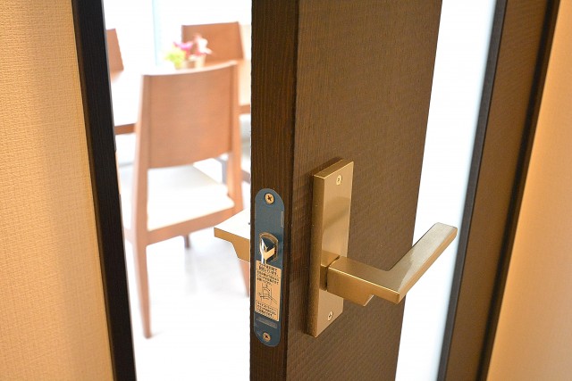 グランコピエ広尾　LDKドア