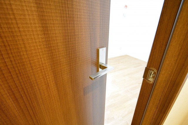 コスモ自由が丘　5.4帖洋室ドア