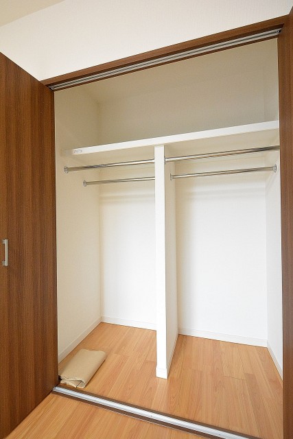 コスモ自由が丘　5.9帖洋室のクローゼット