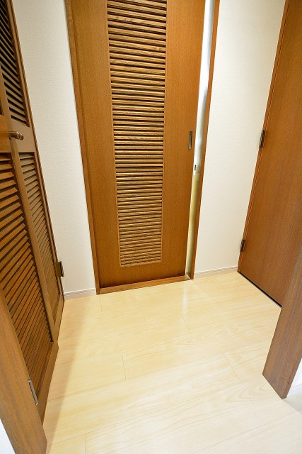 エステージ上野毛　サニタリールーム前室