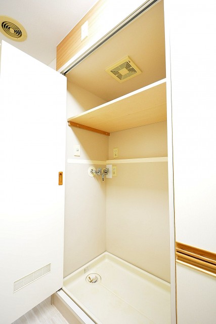 エステージ上野毛　キッチン内のランドリースペース