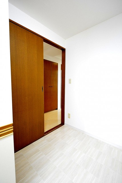 エステージ上野毛冷蔵庫置き場