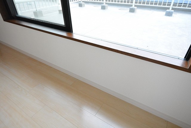 エステージ上野毛　7.4帖洋室のサッシ