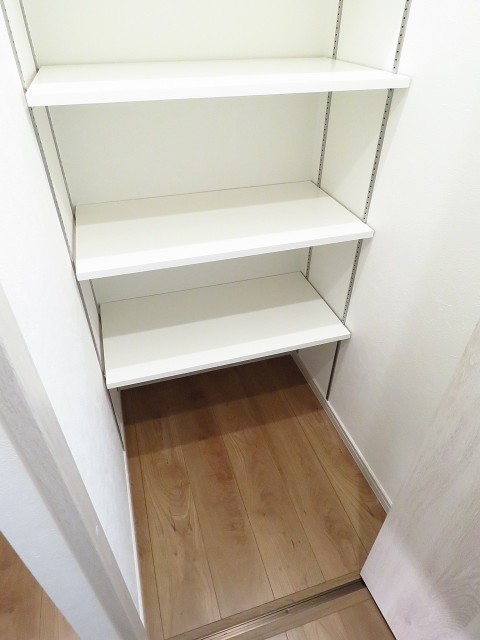 恒陽馬込マンション　廊下収納