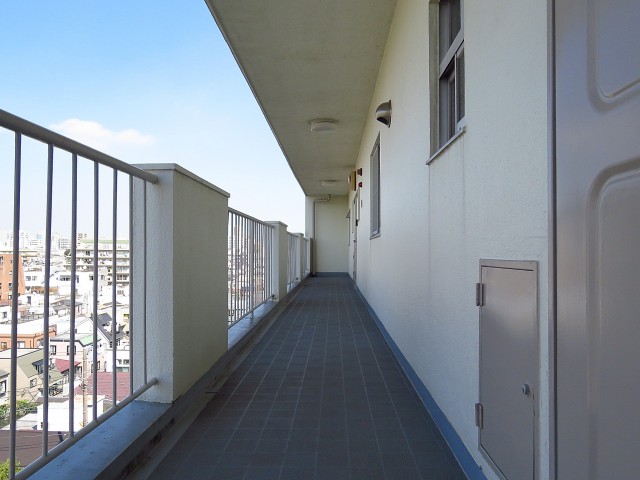 コーポ洗足　共用廊下
