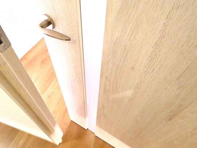 恒陽馬込マンション　LDK扉