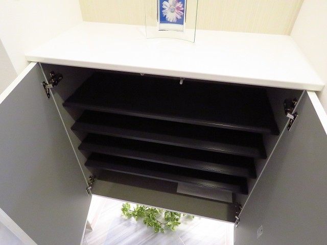 秀和恵比寿レジデンス　シューズBOX