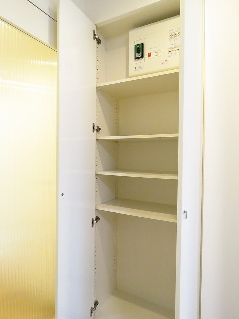 日神パレステージ南大井　ダイニングキッチン収納